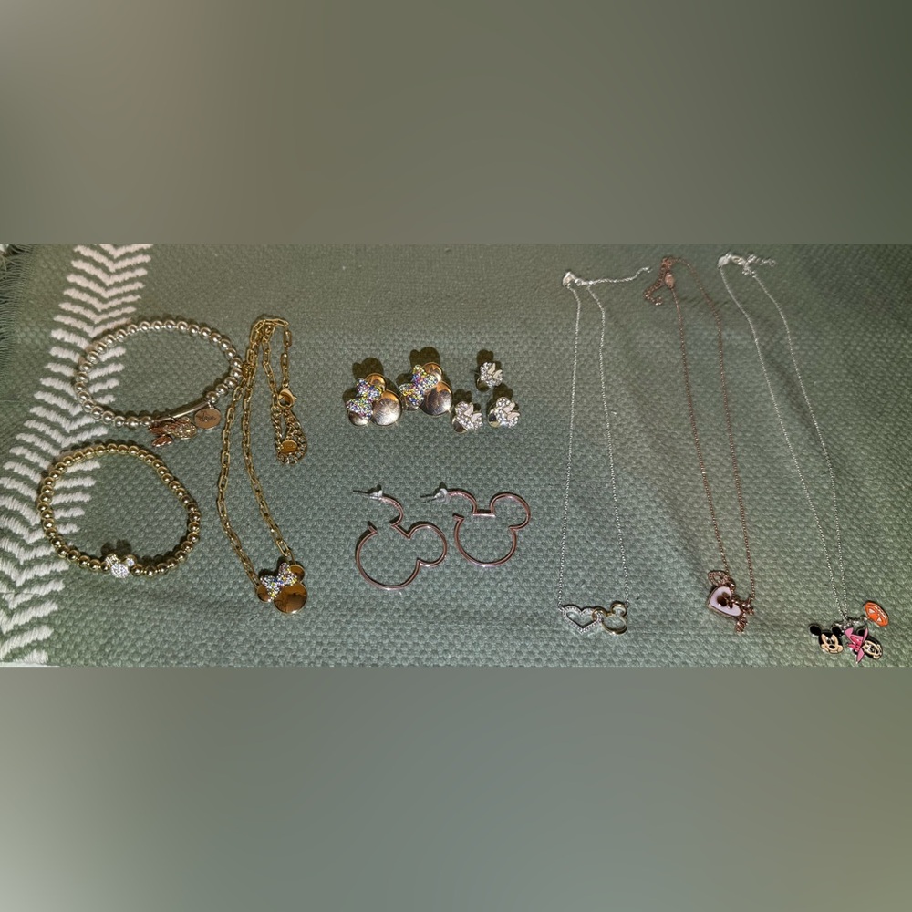 Minnie Mouse Jewelry